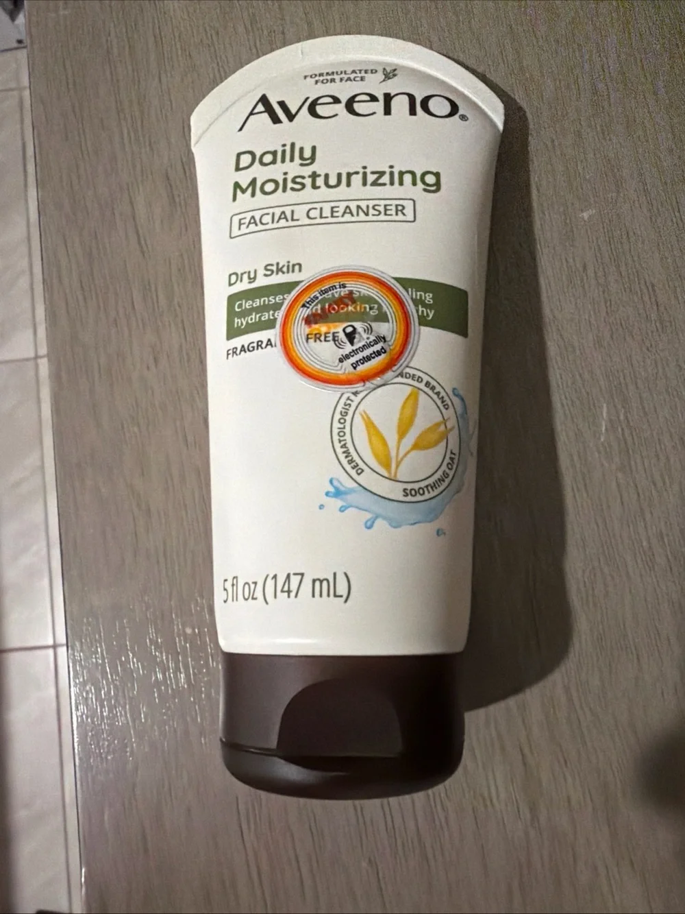 Aveeno Daily Moisturizing Facial Cleanser for Dry Skin w Soothing Oat 5oz